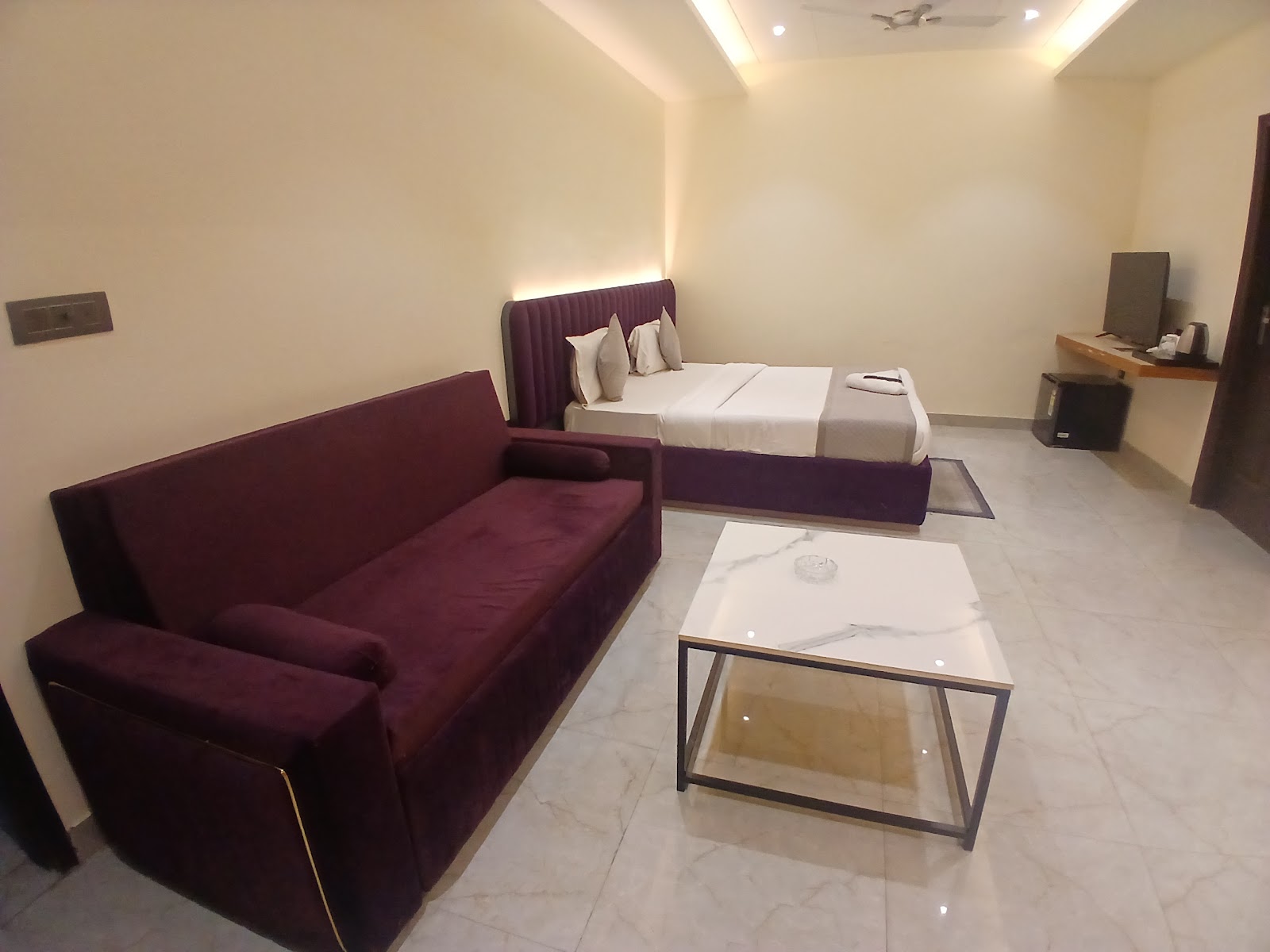 Grand Glass Suite seating